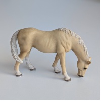 Б.в. Ахалтекінська кобила Schleich 13701