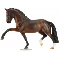 Salvino traditional ганноверський жеребець Breyer 10120